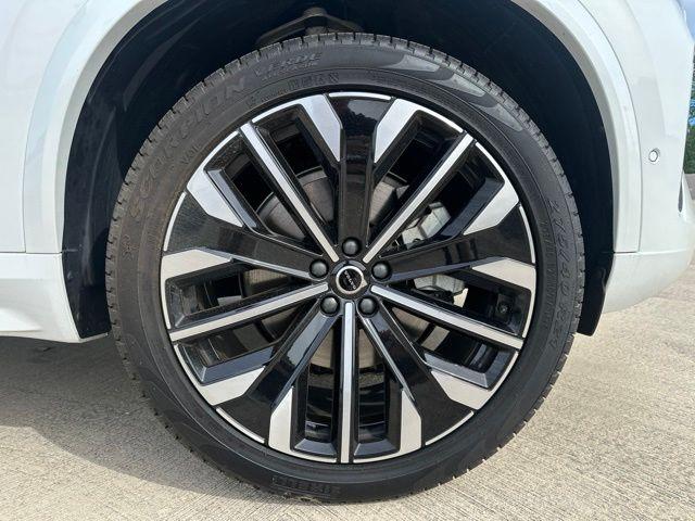 2026 Volvo XC90 B6 ULTRA 7-SEATER — фото 9