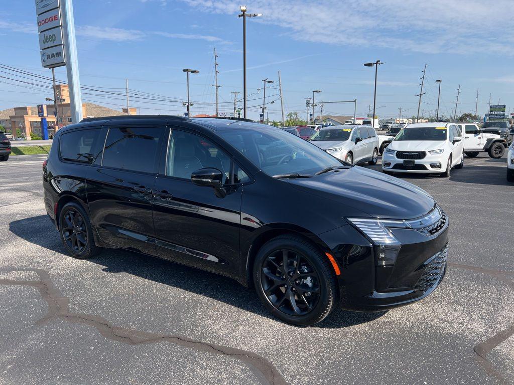 New 2027 Chrysler Pacifica Limited