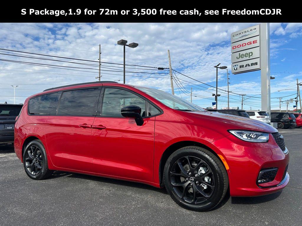 New 2026 Chrysler Pacifica L