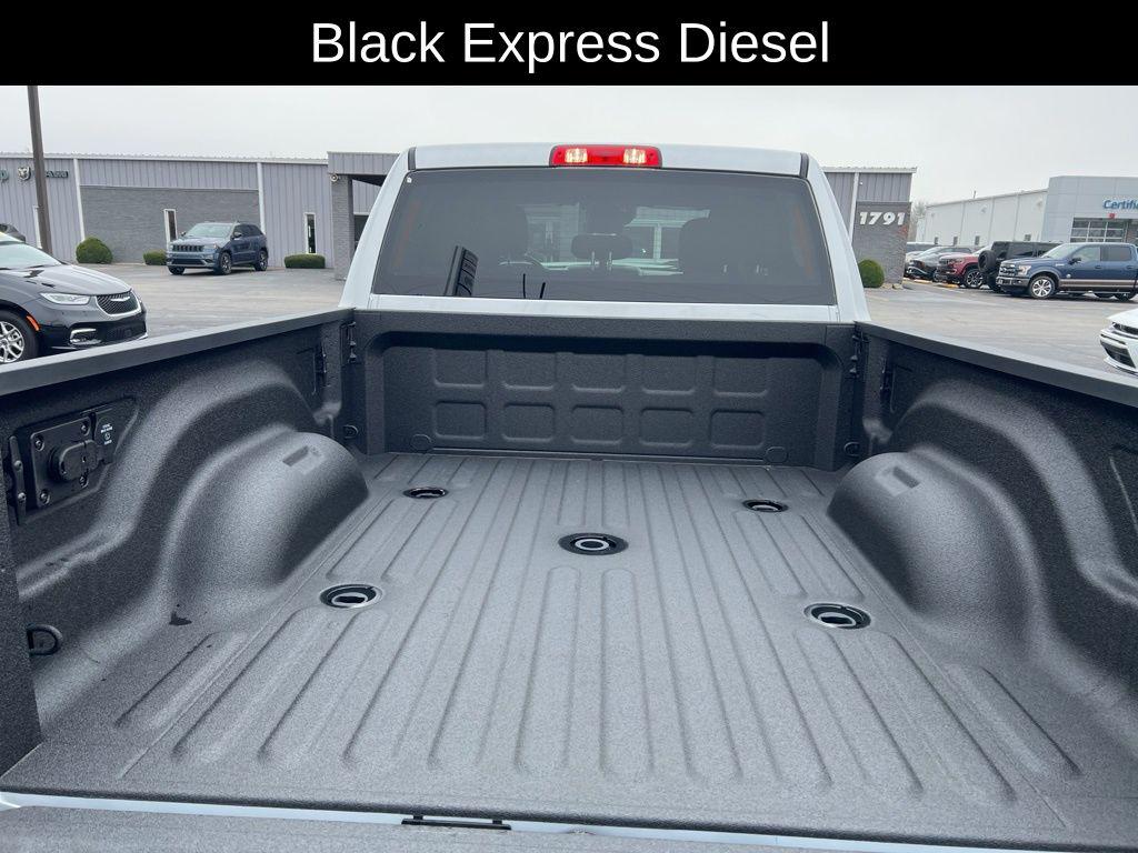 2026 RAM 2500 BLACK EXPRESS CREW CAB 4X4 6'4' BOX — миниатюра 32