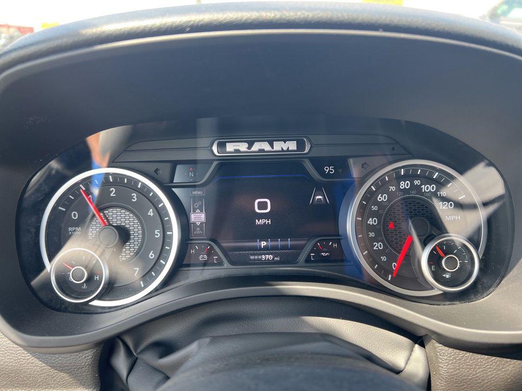 صورة مصغرة 11 لـ 2026 RAM 1500 EXPRESS