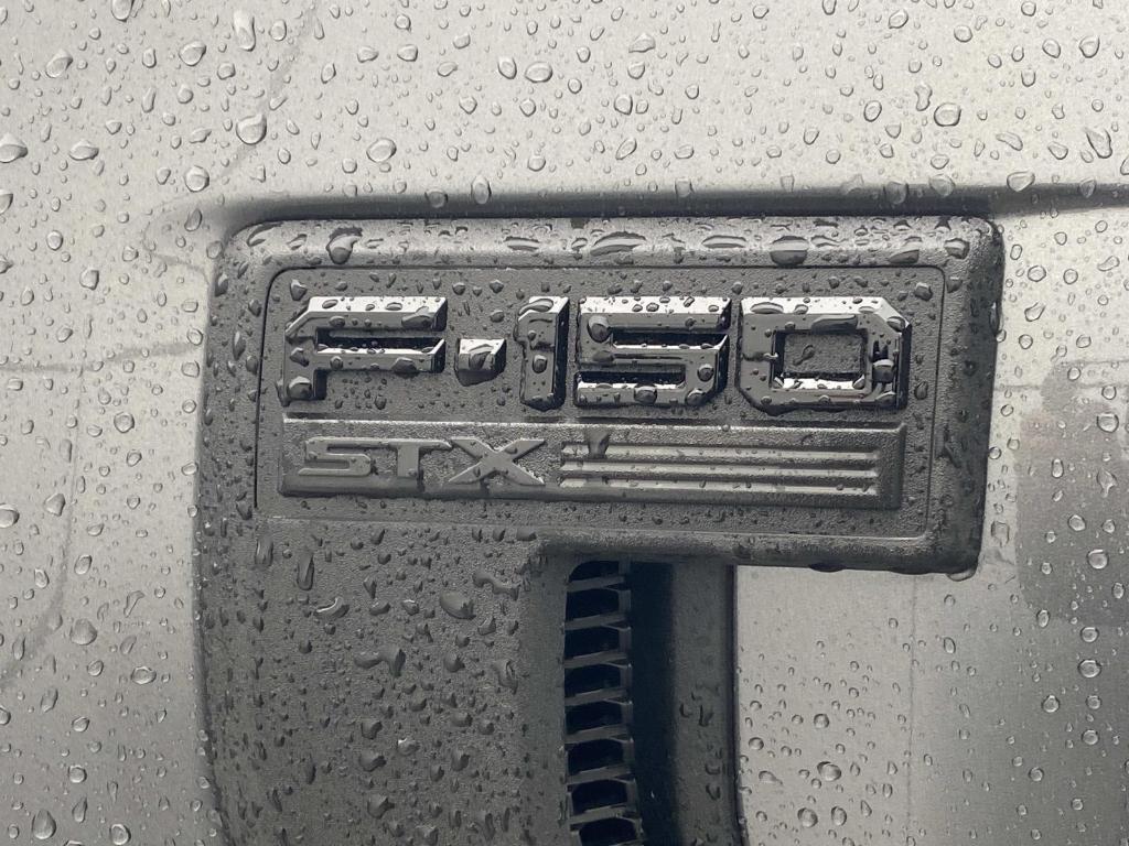 FORD F-150 STX - 8