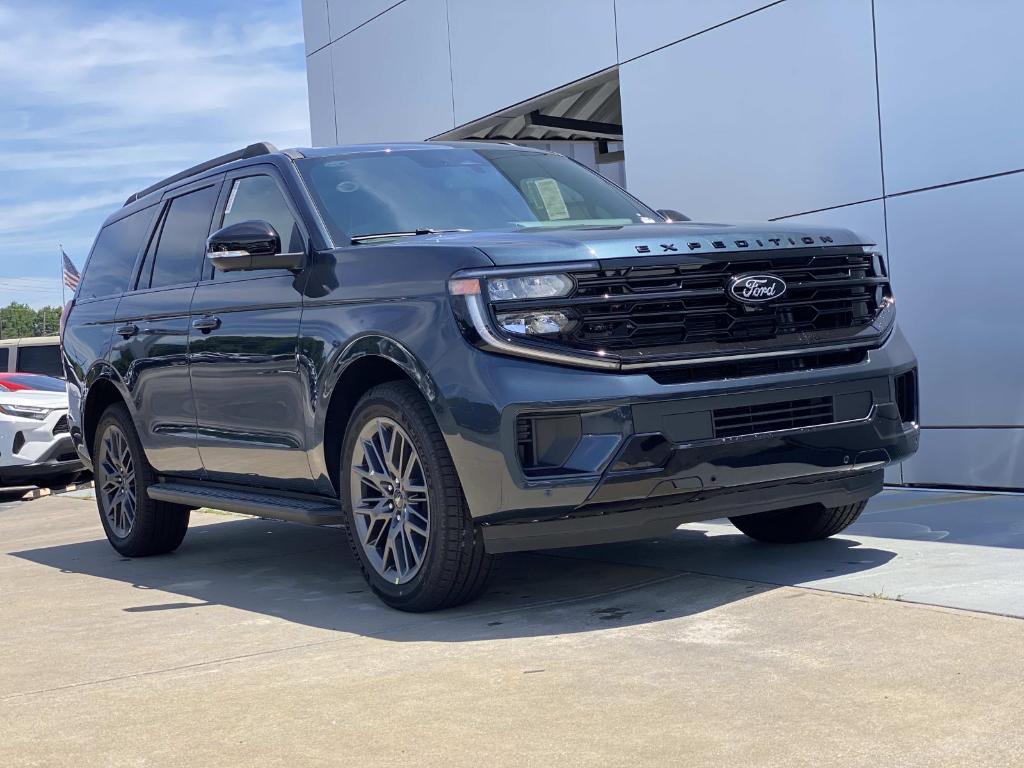 New 2026 Ford Expedition Platinum