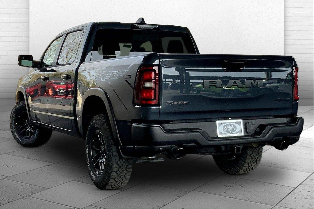 2026 RAM 1500 REBEL 照片 3