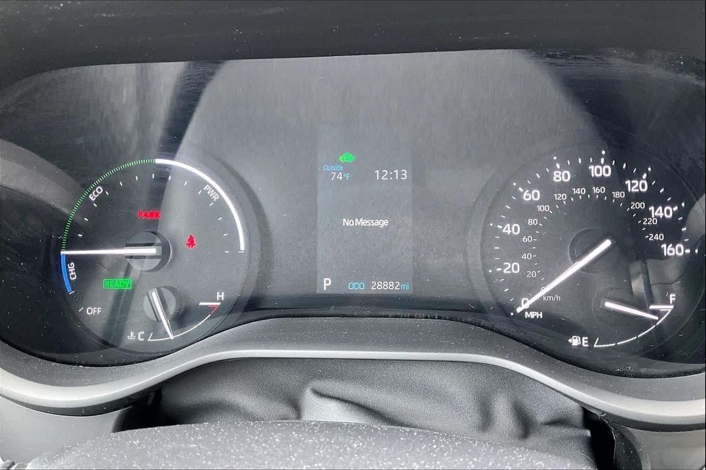 2023 TOYOTA SIENNA XLE thumbnail 25