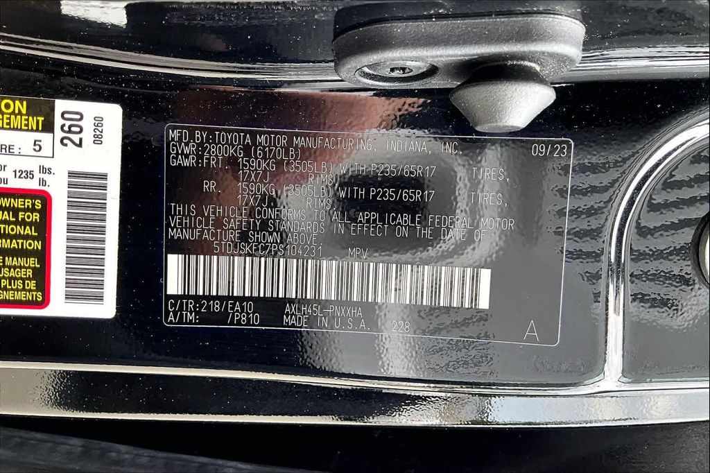 2023 TOYOTA SIENNA XLE thumbnail 31