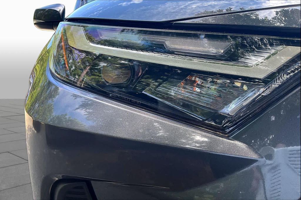 2025 Toyota RAV4 LE thumbnail 26
