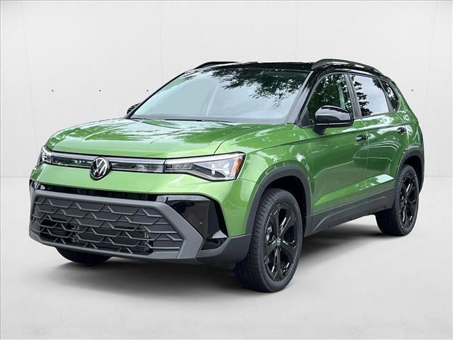 New 2025 Volkswagen Taos 1.5T SE Black