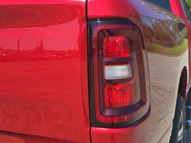 2026 RAM 1500 EXPRESS photo 8
