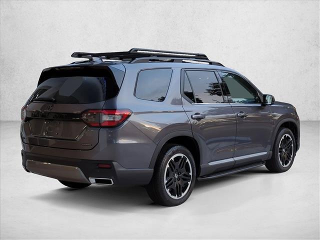 2026 Honda PILOT TOURING 8-PASSENGER photo 2