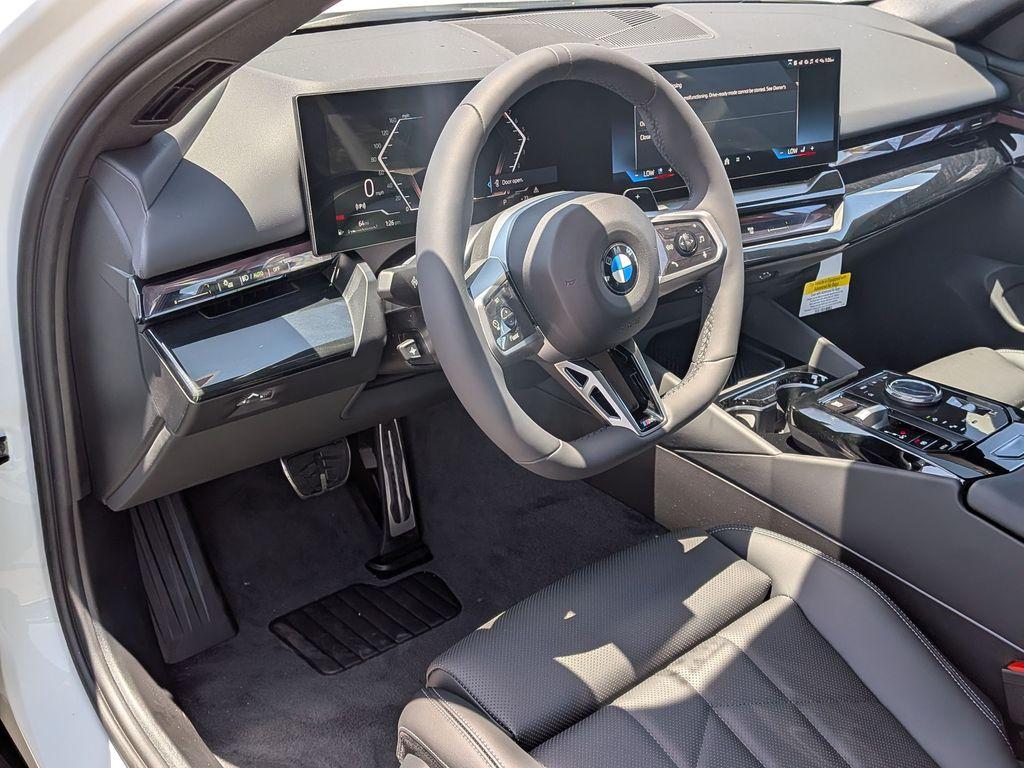 صورة 9 لـ 2027 BMW 530 I