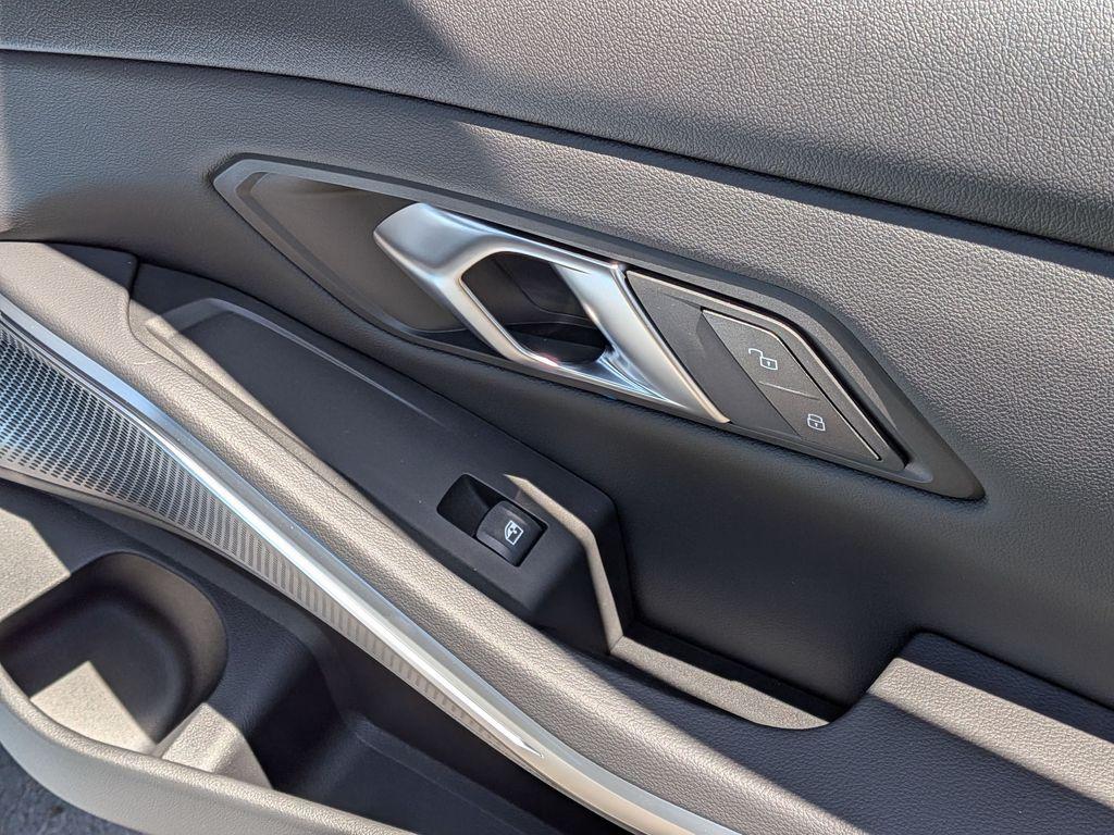 صورة مصغرة 17 لـ 2026 BMW 330 I