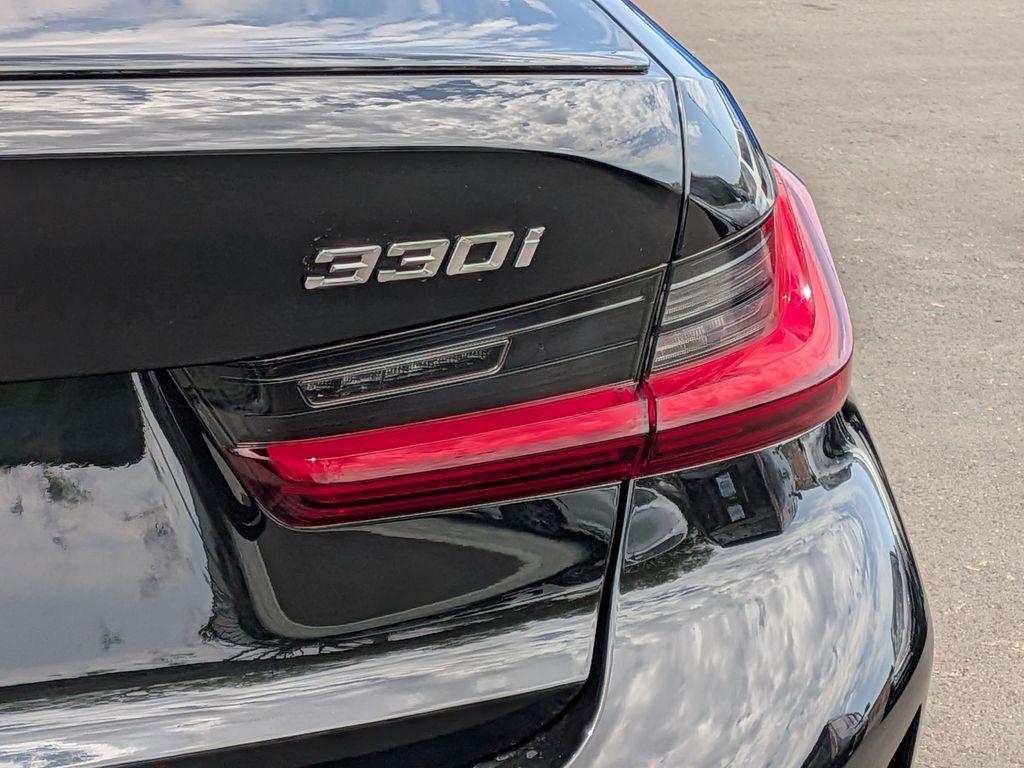 2026 BMW 330 I thumbnail 23