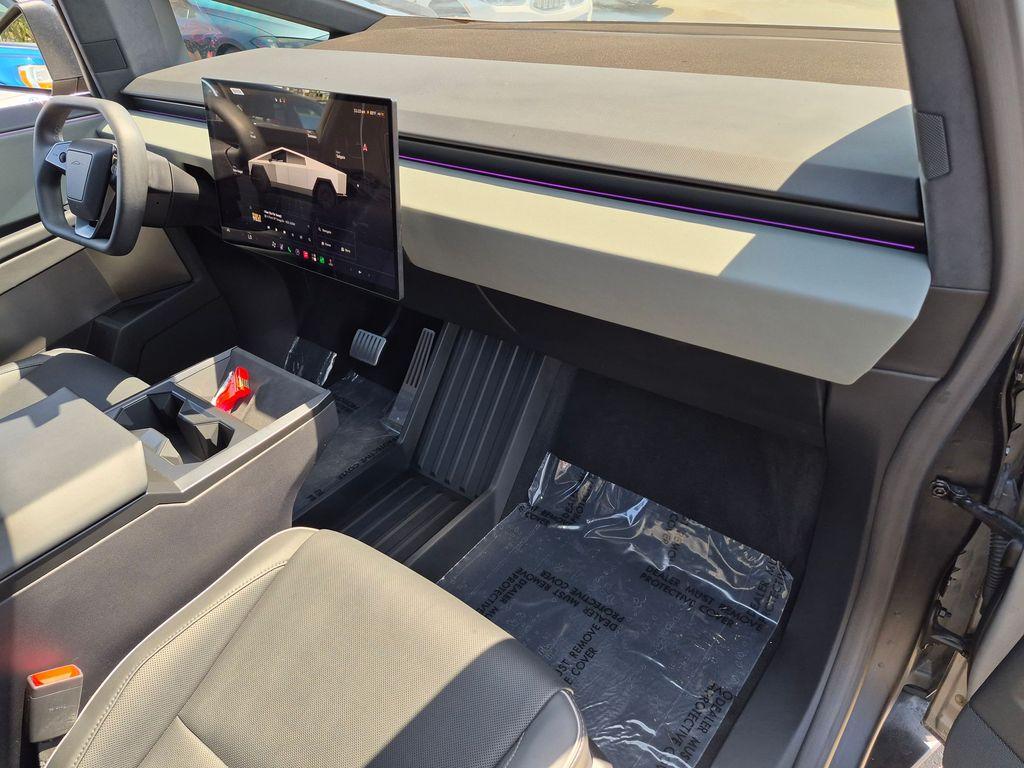 صورة 10 لـ 2024 Tesla CYBERTRUCK BASE