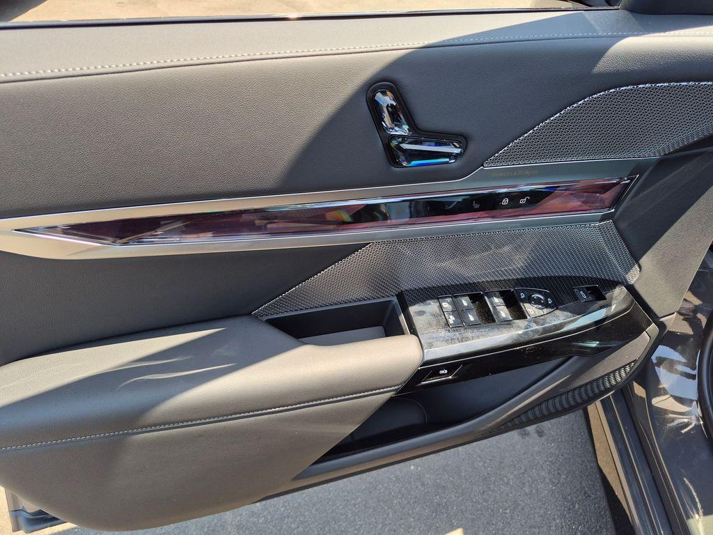 2026 BMW 740 I 缩略图 15