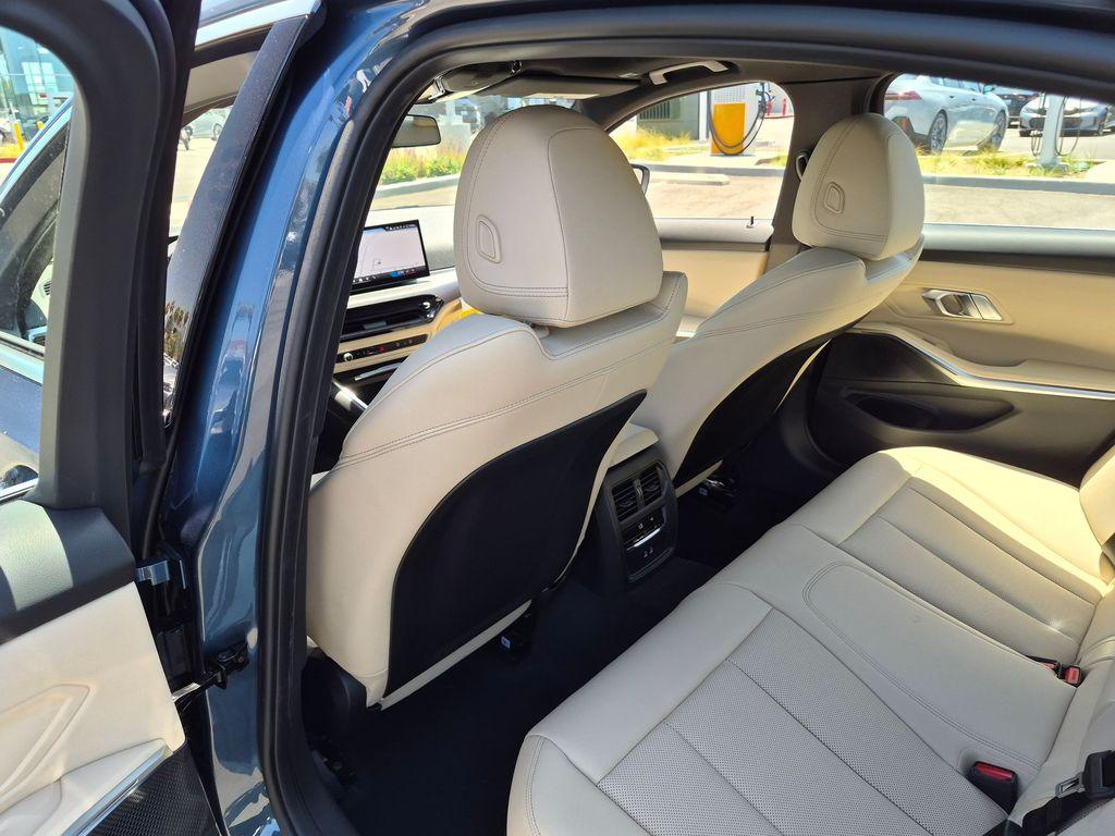 2026 BMW 330 I — миниатюра 31