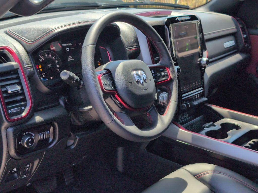 2025 RAM 1500 REBEL 照片 8