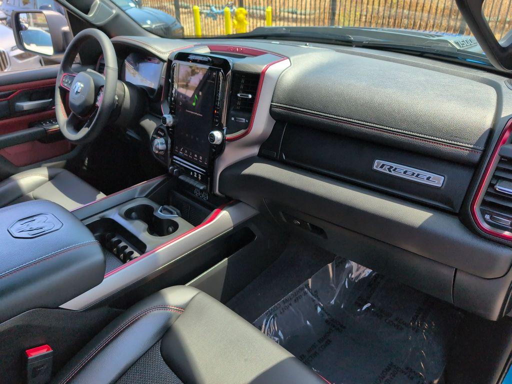 2025 RAM 1500 REBEL 照片 9