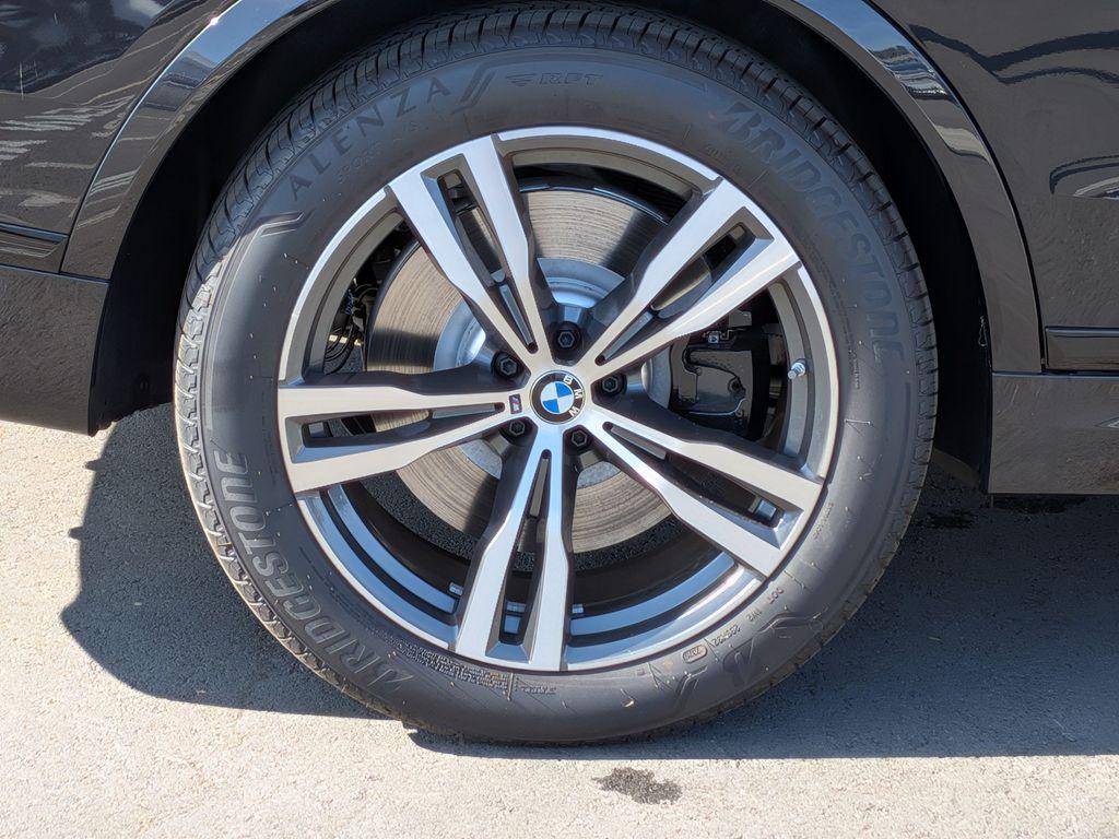 صورة مصغرة 27 لـ 2026 BMW X7 M60I