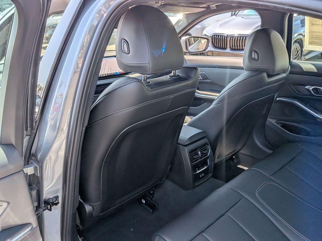 صورة مصغرة 32 لـ 2025 BMW 330 I XDRIVE