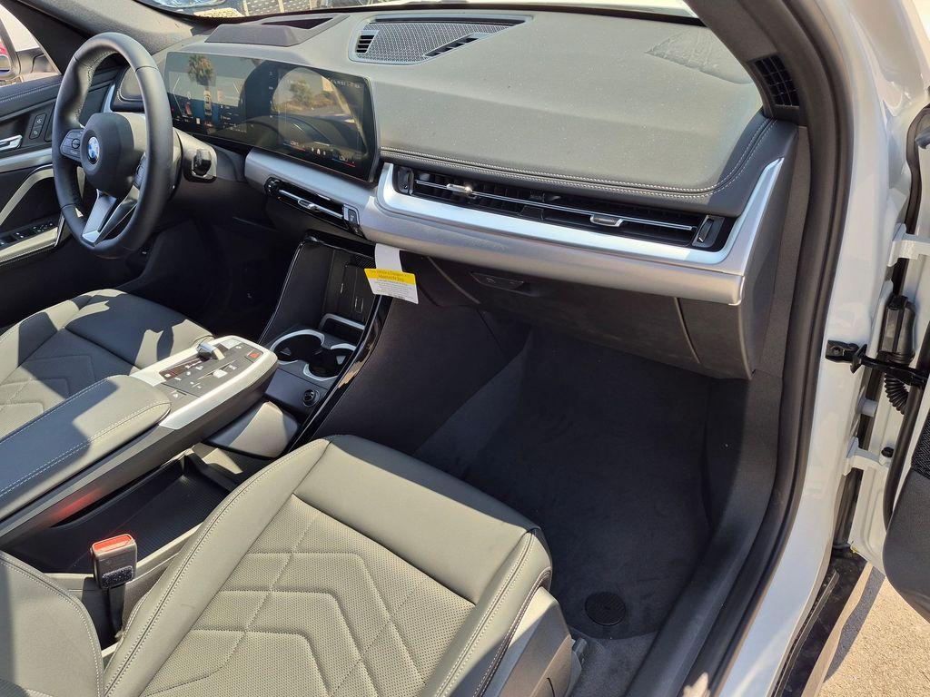 صورة 9 لـ 2026 BMW X1 XDRIVE28I