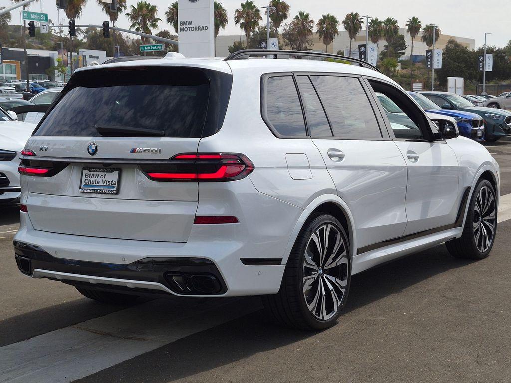 صورة 6 لـ 2027 BMW X7 M60I