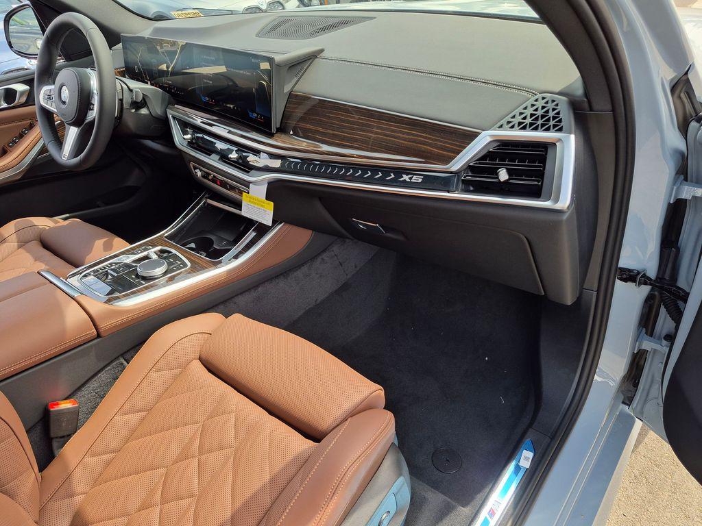 صورة 9 لـ 2026 BMW X5 SDRIVE40I