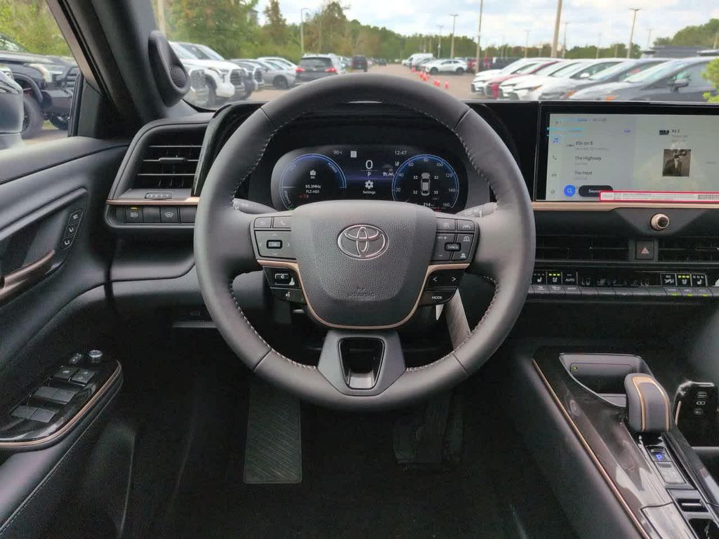 صورة مصغرة 15 لـ 2026 Toyota CROWN LIMITED
