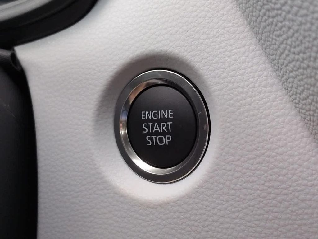 2027 Toyota COROLLA SE 缩略图 25