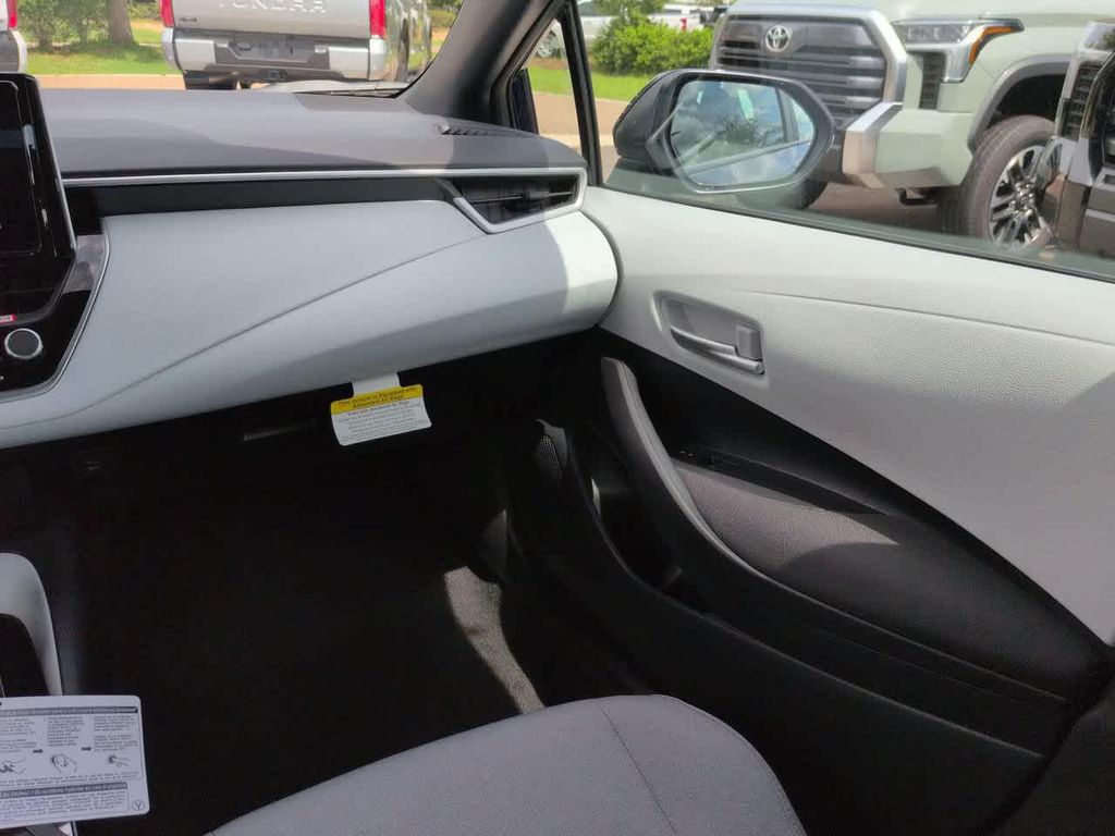 2027 Toyota COROLLA SE 缩略图 16