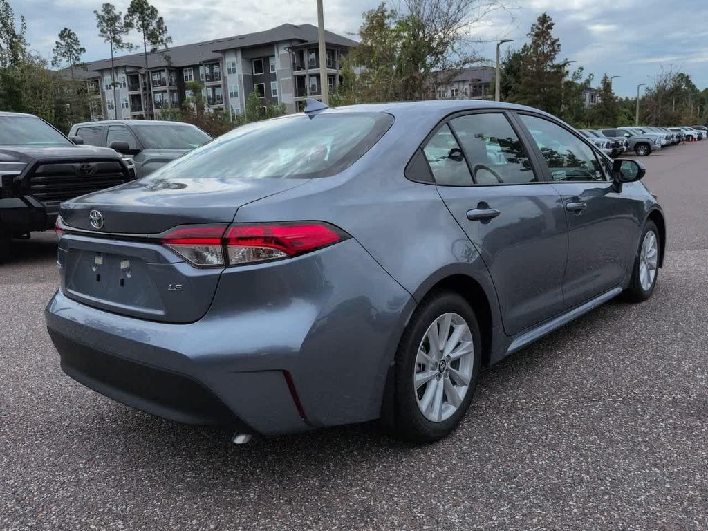 2027 Toyota COROLLA LE 照片 6