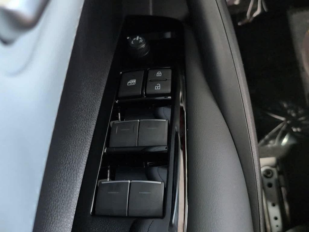 2027 Toyota COROLLA SE 缩略图 19