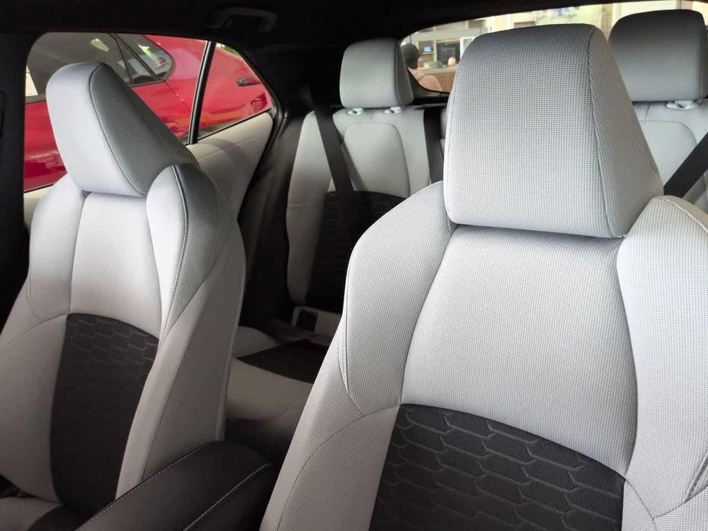 2027 Toyota COROLLA SE 照片 7