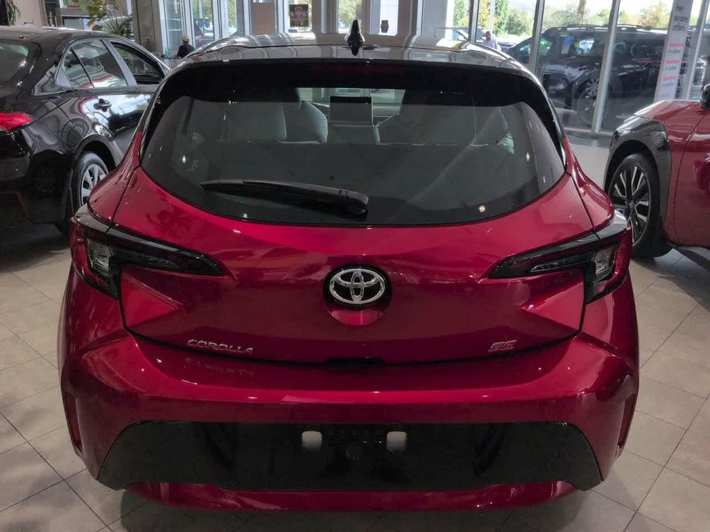 2027 Toyota COROLLA SE 照片 4
