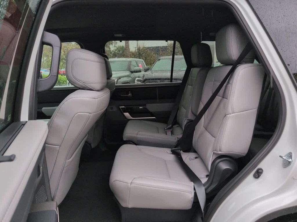 صورة مصغرة 14 لـ 2026 Toyota SEQUOIA LIMITED