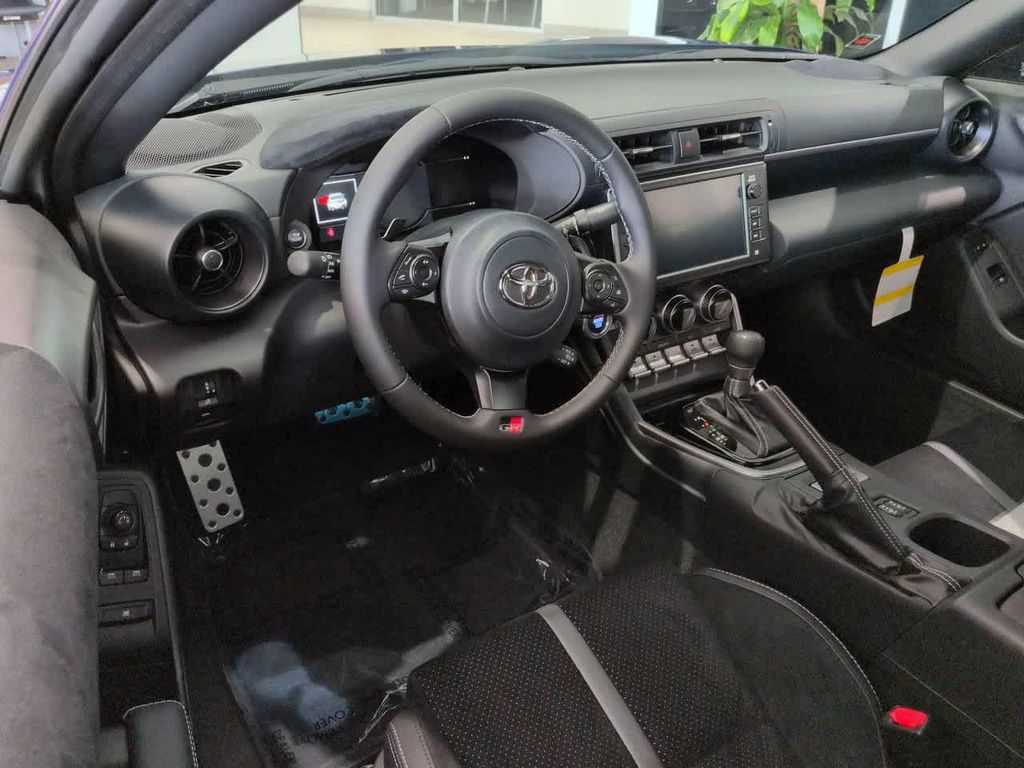 صورة مصغرة 14 لـ 2026 Toyota GR86 PREMIUM