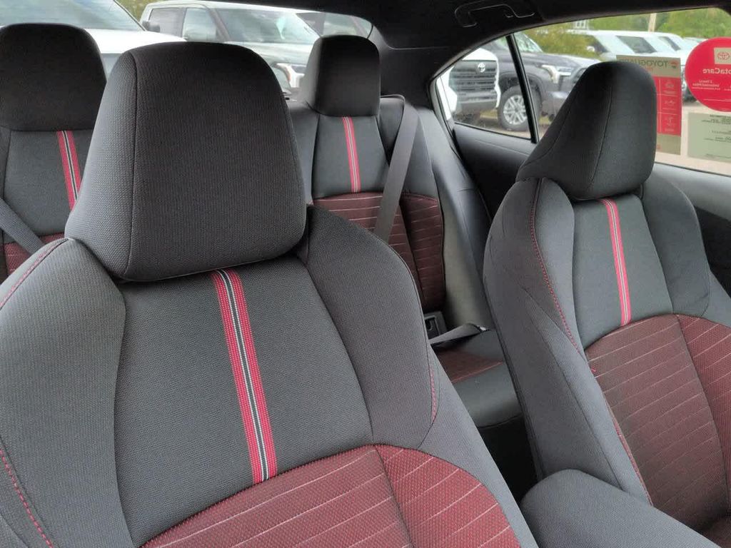2027 Toyota COROLLA SE 照片 7