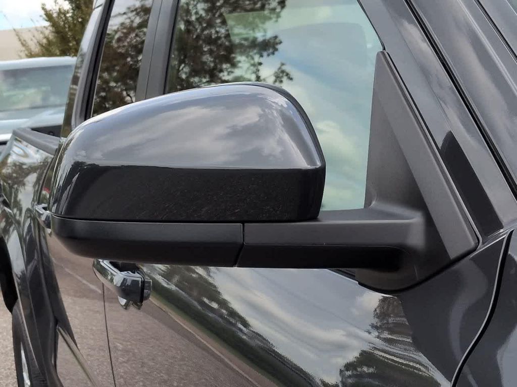 صورة مصغرة 12 لـ 2026 Toyota TACOMA SR5