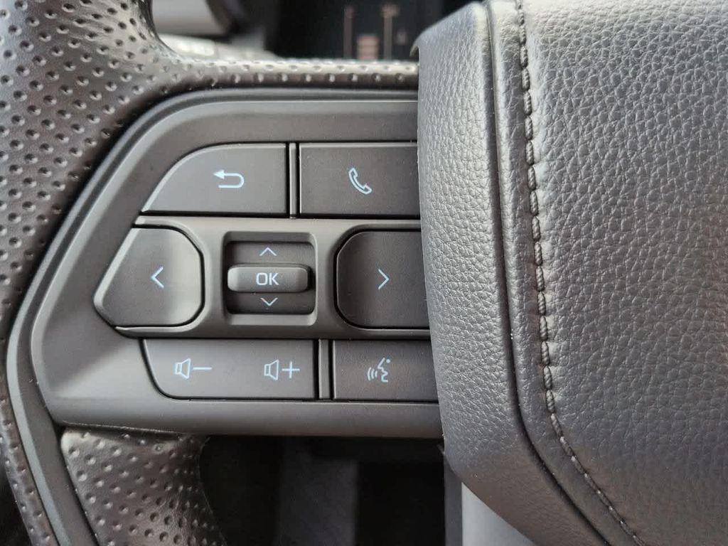 صورة مصغرة 22 لـ 2026 Toyota TACOMA SR5