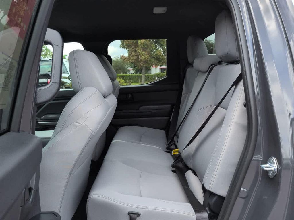صورة مصغرة 13 لـ 2026 Toyota TACOMA SR5