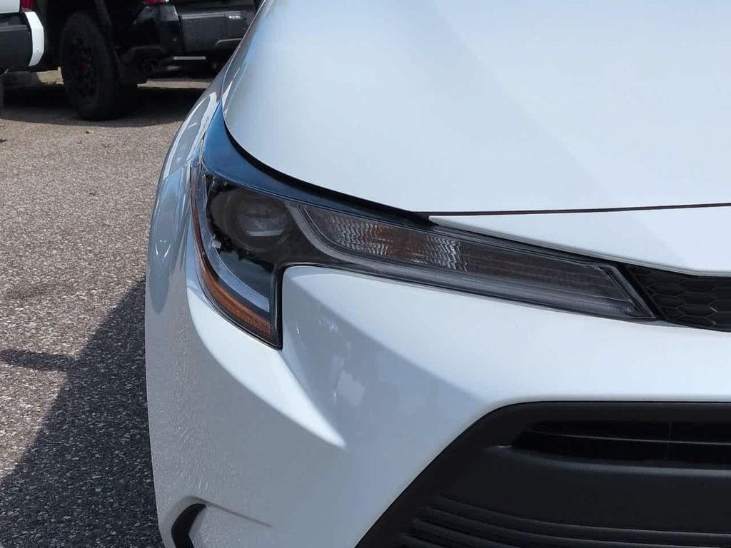 2027 Toyota COROLLA LE 照片 10
