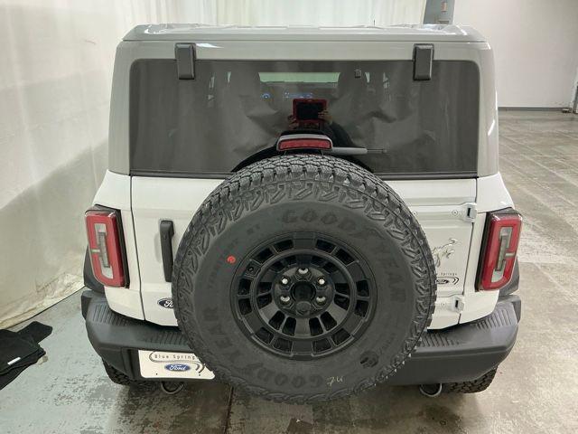 FORD BRONCO - 4