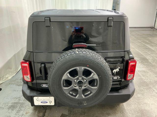 FORD BRONCO - 4