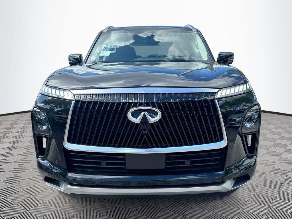 2027 Infiniti QX80 LUXE 照片 2