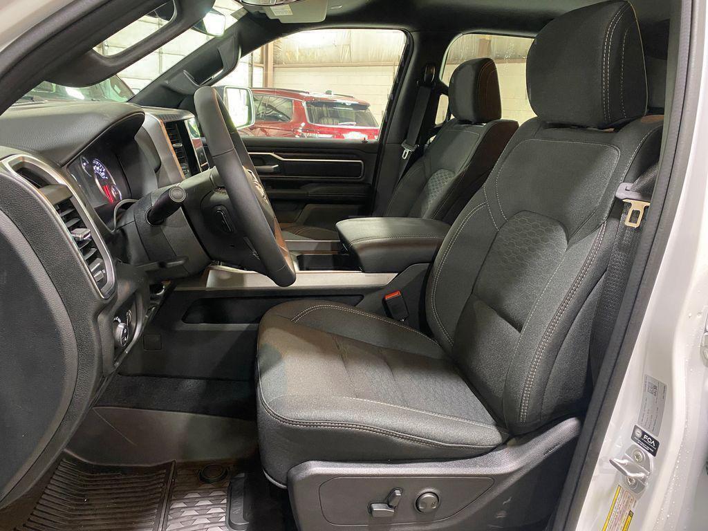2026 RAM 1500 BIG HORN/LONE STAR — миниатюра 19