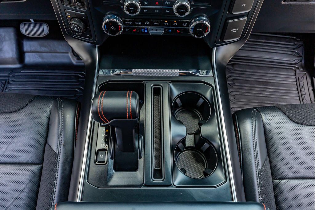 صورة مصغرة 29 لـ 2025 FORD F-150 RAPTOR