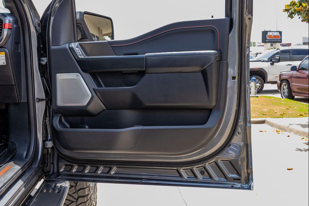 صورة مصغرة 38 لـ 2025 FORD F-150 RAPTOR