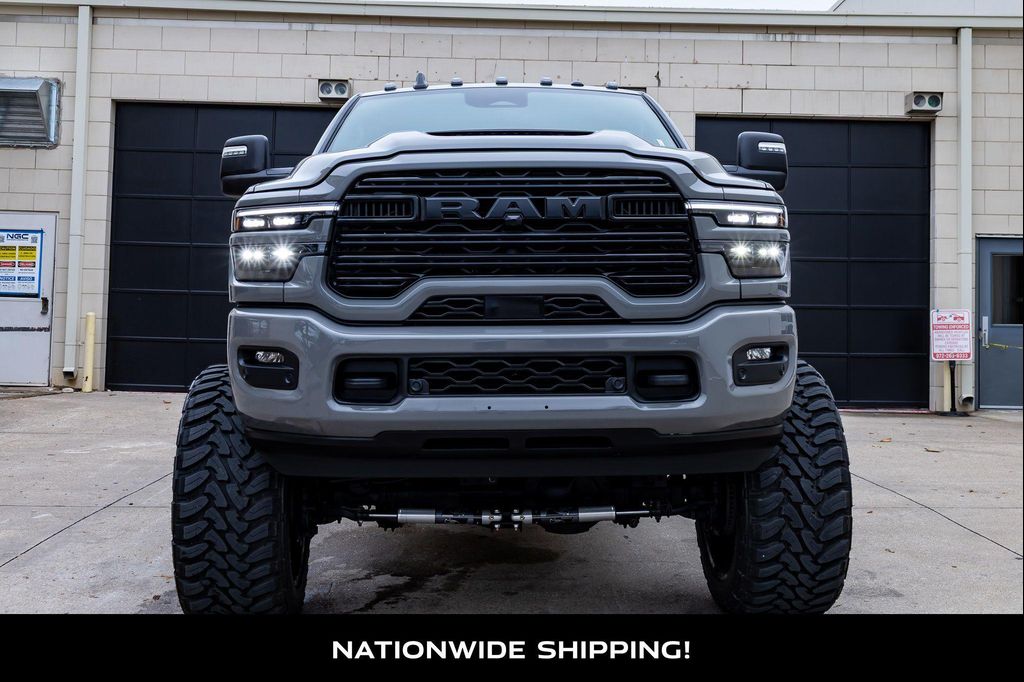 صورة 3 لـ 2026 RAM 3500 LARAMIE CREW CAB 4X4 8' BOX