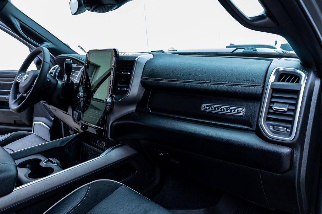 صورة مصغرة 17 لـ 2026 RAM 3500 LARAMIE CREW CAB 4X4 8' BOX
