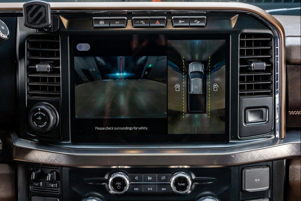 2023 FORD F-250 KING RANCH — миниатюра 25